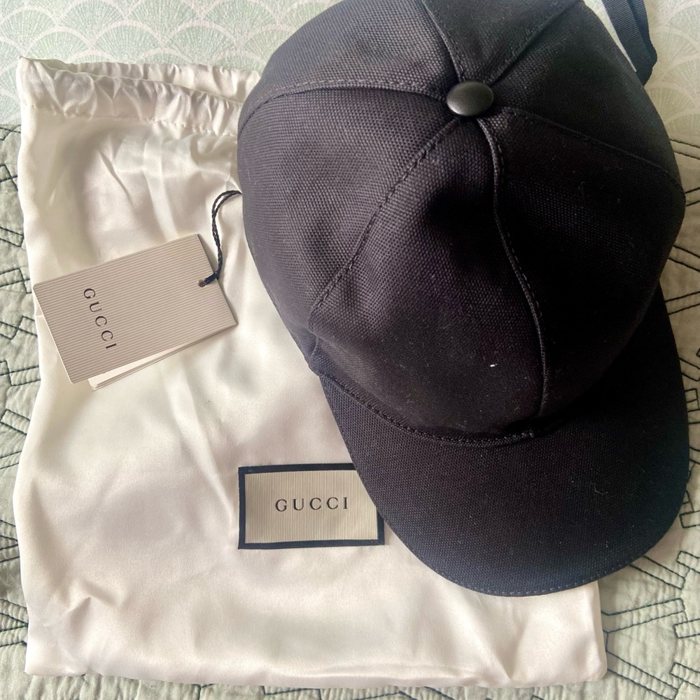 Gucci Interlocking GG Baseball Hat - Black - L
59cm - NWT